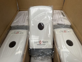 Ca. 72x Zeepdispenser 800/1100 ml Soft & Silky, Deluxe